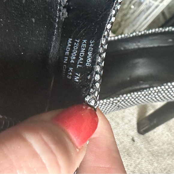 Calvin Klein Kendall Black Platform pumps Heels size 7 - Picture 12 of 12